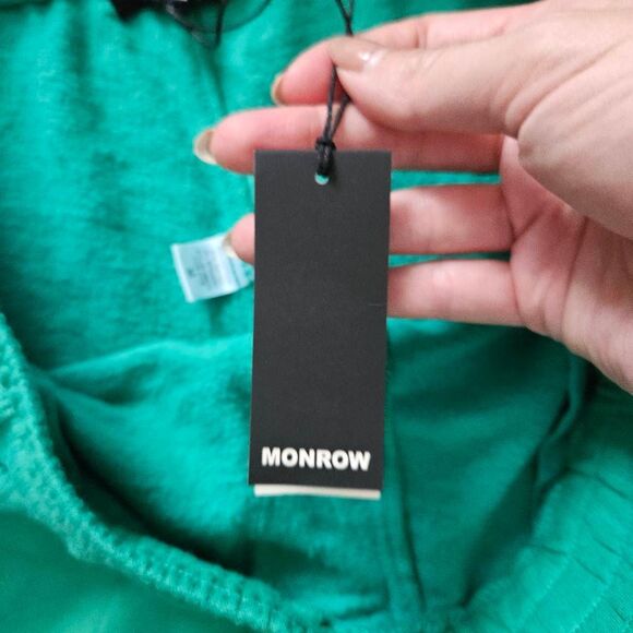 Monrow Kelly Green Sweat Shorts Size Medium - Picture 3 of 7